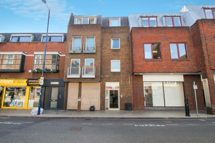 1 Bedroom Flat To Rent In Union Street, Kingston Upon Thames, Surrey, KT1