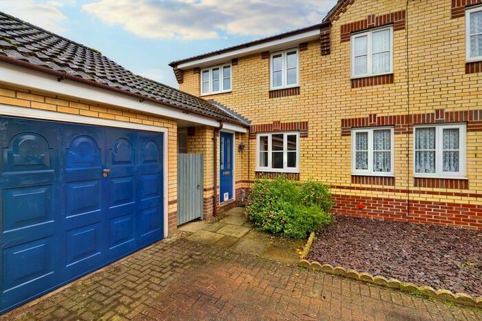 3 Bedroom Semi-Detached House To Rent In Celandine Close, Thetford, Norfolk, IP24