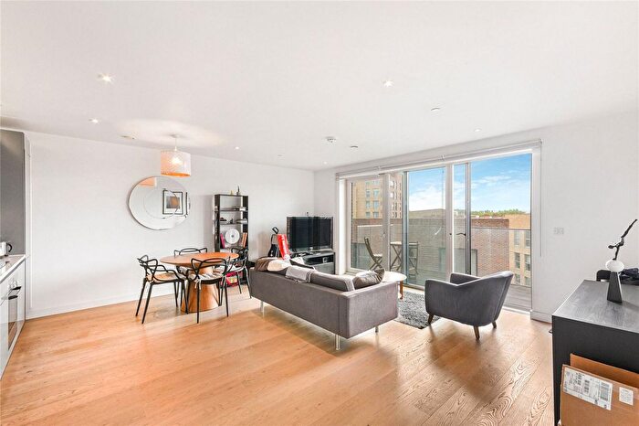 1 Bedroom Flat To Rent In Victory Place, Elephant And Castle, London, SE17