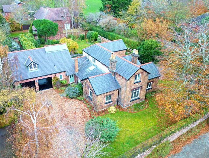 5 Bedroom Character Property For Sale In Neston Road, Ness, Cheshire, CH64
