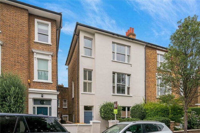 2 Bedroom Apartment To Rent In Cleveland Road, London, SW13