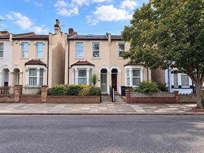 3 Bedroom Terraced House To Rent In Fotheringham Road, Enfield, EN1