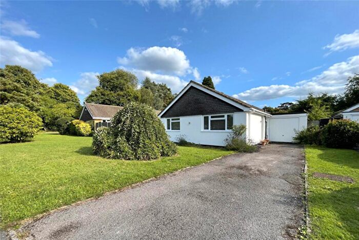 2 Bedroom Bungalow For Sale In Wheelwrights Lane, Grayshott, Hindhead, Hampshire, GU26
