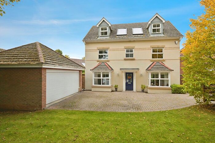 5 Bedroom Detached House For Sale In Olvega Drive, Buntingford, SG9