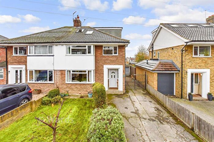 4 Bedroom Semi Detached House For Sale In Knowle Road, Penenden Heath, Maidstone, Kent, ME14
