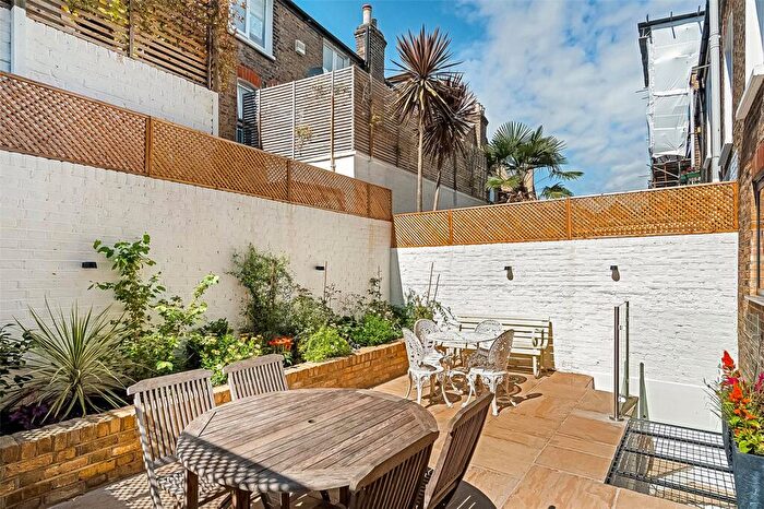 6 Bedroom Terraced House For Sale In Thirsk Road, London, SW11