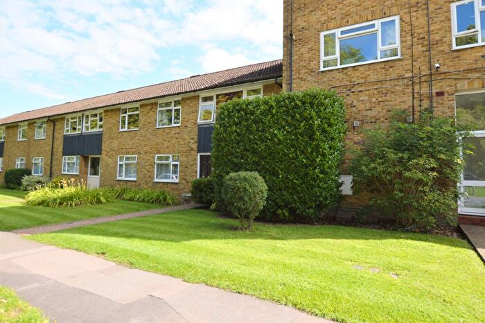 1 Bedroom Flat To Rent In Woodfield Lane, Ashtead, KT21