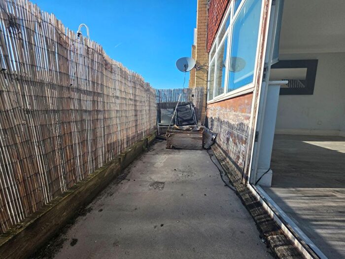 3 Bedroom Maisonette For Sale In St. Johns Way, Corringham, Stanford-Le-Hope, Essex, SS17