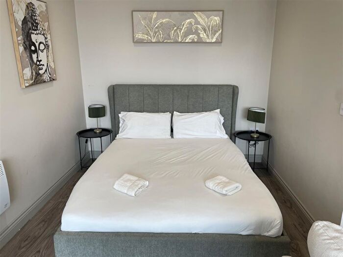 1 Bedroom Flat To Rent In North Street, Leeds, LS2
