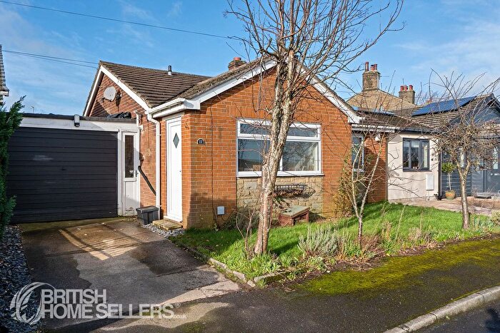 1 Bedroom Bungalow For Sale In Highfield Avenue, Birdsedge, Huddersfield, West Yorkshire, HD8