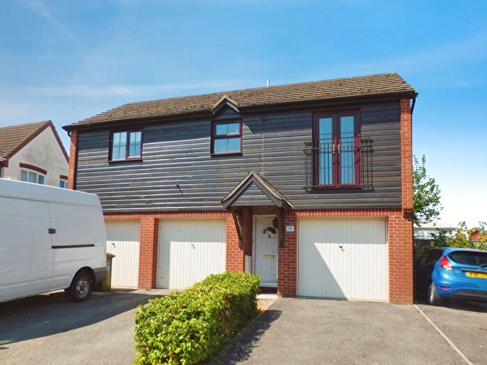 2 Bedroom Detached House For Sale In Cheltenham Gardens, Hedge End, Southampton, SO30