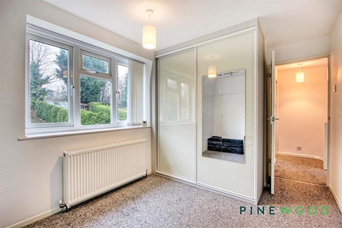 3 Bedroom End Of Terrace House For Sale In Harvey Road, Chesterfield, Derbyshire, S41