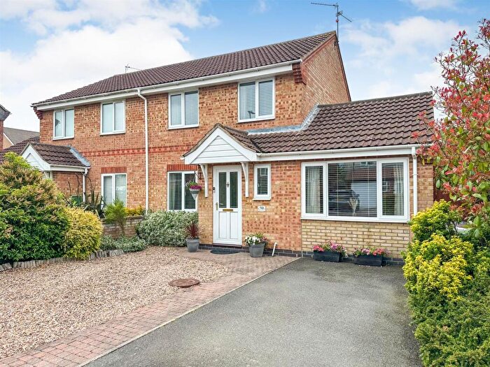 3 Bedroom Semi-Detached House For Sale In Applegarth Close, Corby, NN18