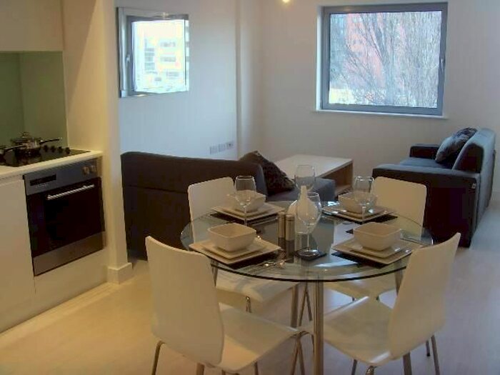 1 Bedroom Flat To Rent In Ingram Street, Leeds, West Yorkshire, Uk, LS11