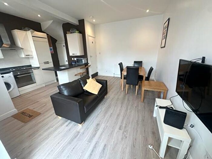 5 Bedroom Terraced House To Rent In Wrangthorn Terrace, Hyde Park, Leeds, LS6