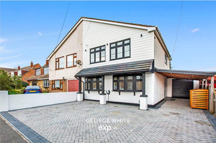 4 Bedroom Semi Detached House For Sale In Windermere Avenue, Hullbridge, SS5