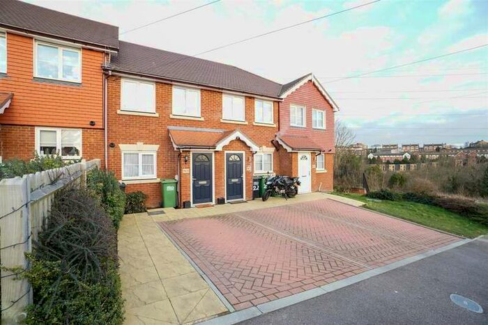 3 Bedroom Terraced House To Rent In Upper Broomgrove Road, Hastings, TN34