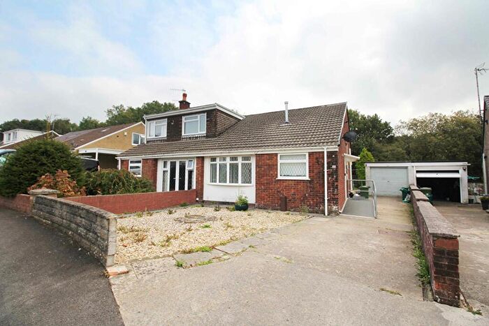 2 Bedroom Bungalow To Rent In Oakfield Crescent, Tonteg, CF38