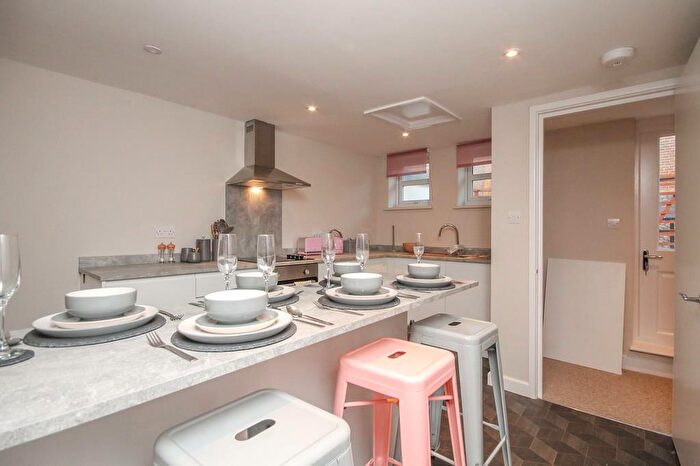 2 Bedroom Flat To Rent In Montague Street, Worthing, BN11