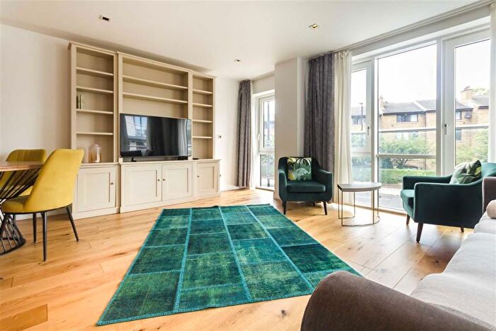 2 Bedroom Flat To Rent In Kew Bridge Road, Brentford, TW8