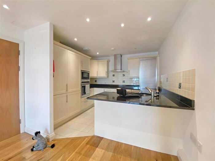 2 Bedroom Apartment For Sale In Upper Frog Street, Tenby, SA70