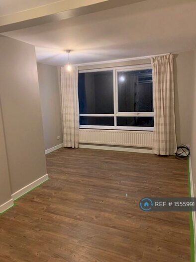 2 Bedroom Flat To Rent In Farleigh Court, South Croydon, CR2