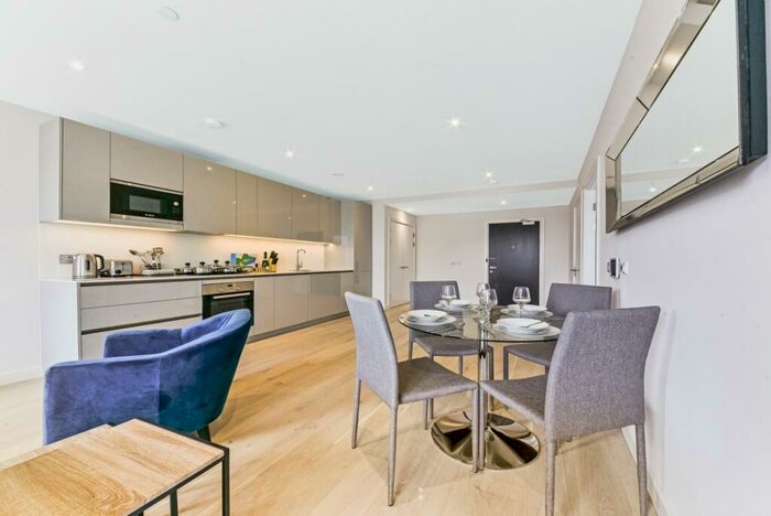 1 Bedroom Flat To Rent In Deacon Street, Elephant & Castle, London, SE17