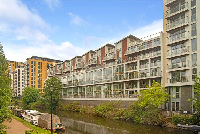 1 Bedroom Flat For Sale In Victoria Wharf, Palmers Road, London, E2