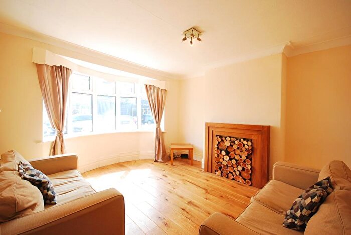 2 Bedroom Flat To Rent In Heaton Road, Heaton, NE6