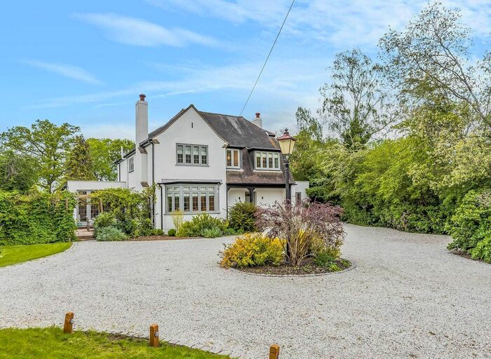 5 Bedroom Detached House For Sale In Lower Farm Road, Effingham, KT24