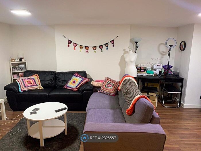 1 Bedroom Flat To Rent In Withington Road, Manchester, M16