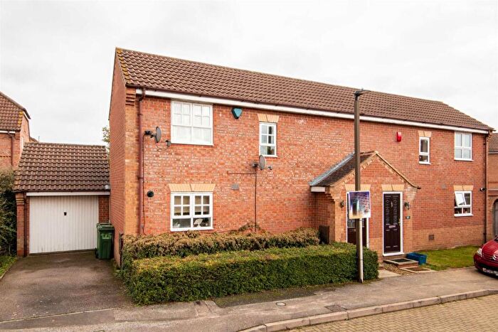 2 Bedroom Semi-Detached House To Rent In Kirkstall Place, Oldbrook, MK6