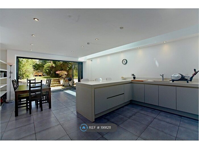 5 Bedroom Semi Detached House To Rent In Croxted Road, London, SE24