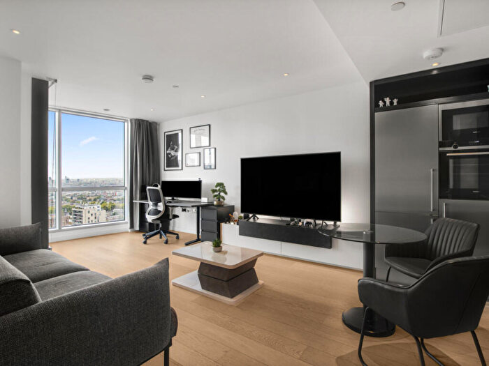 1 Bedroom Flat For Sale In Biscayne Avenue, London, E14