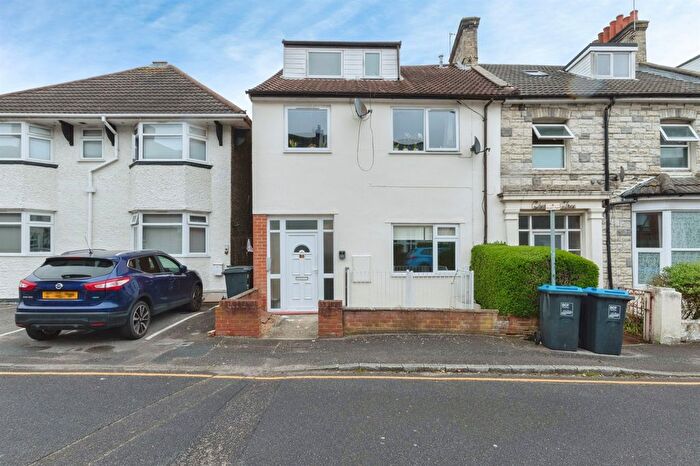 1 Bedroom Flat For Sale In Norwich Avenue, Bournemouth, BH2