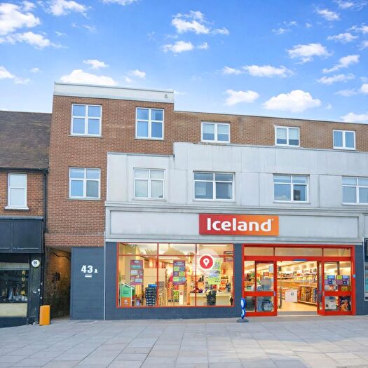 1 Bedroom Flat To Rent In The Broadway, Mill Hill, London, NW7