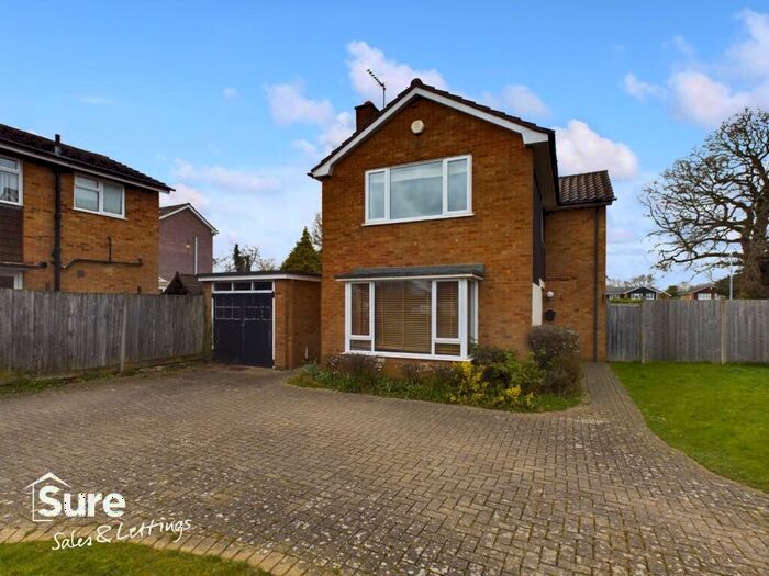 3 Bedroom Detached House To Rent In Malmes Croft, Hemel Hempstead, Hertfordshire, HP3