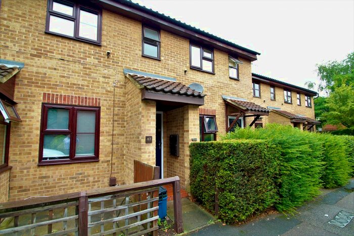 2 Bedroom Maisonette To Rent In Osprey Close, London, E11