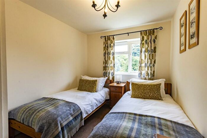 3 Bedroom Cottage For Sale In Quarry Lane, Alton, Chesterfield, S42