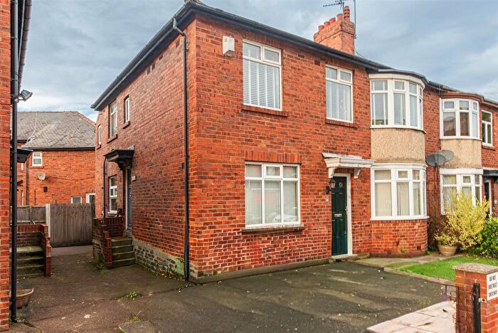 2 Bedroom Flat For Sale In Heaton Road, Heaton, Newcastle Upon Tyne, NE6