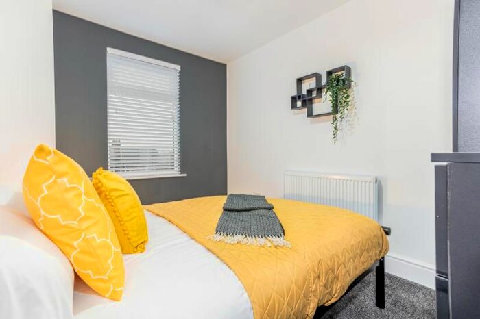 1 Bedroom Property To Rent In Throstlenest Avenue, Wigan, Lancs, WN6