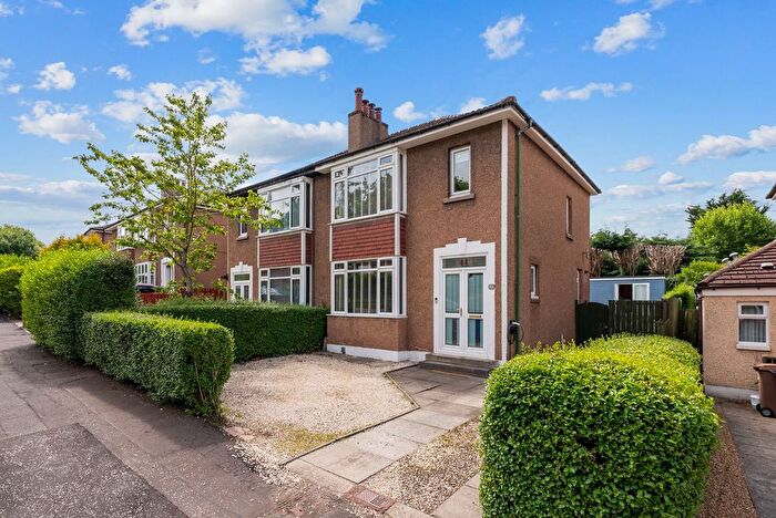 3 Bedroom Semi-Detached House For Sale In Drumby Crescent, Clarkston, G76