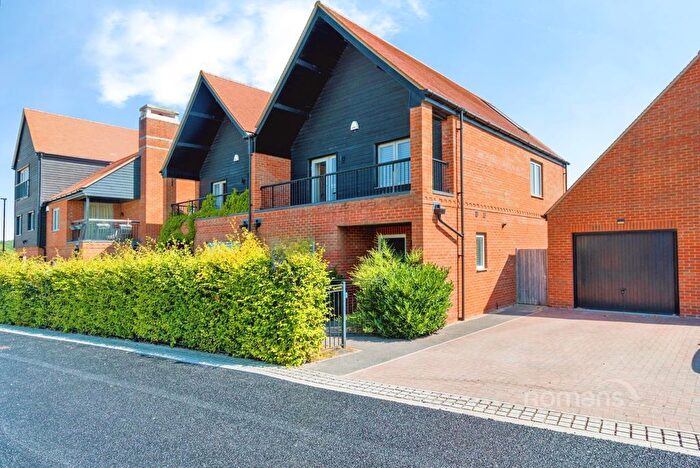 4 Bedroom Semi-Detached House To Rent In Roman Drive, Winchester, SO22