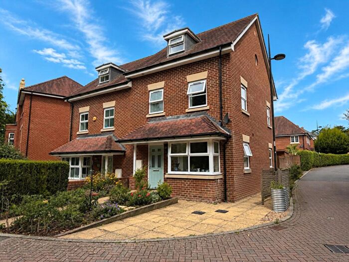 4 Bedroom Semi-Detached House For Sale In Buckle Gardens, Hellingly, Hailsham, East Sussex, BN27