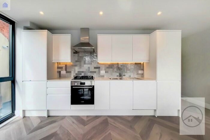 3 Bedroom Apartment To Rent In Rotherhithe Old Road, London, SE16