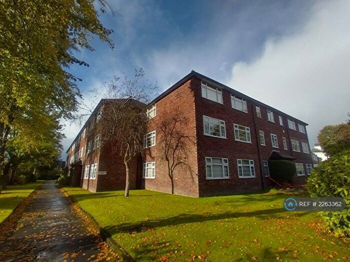 2 Bedroom Flat To Rent In Norfolk House, Sale, M33