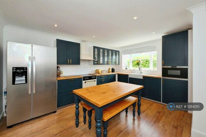 2 Bedroom Terraced House To Rent In Courtyard Mews, Ware, SG12