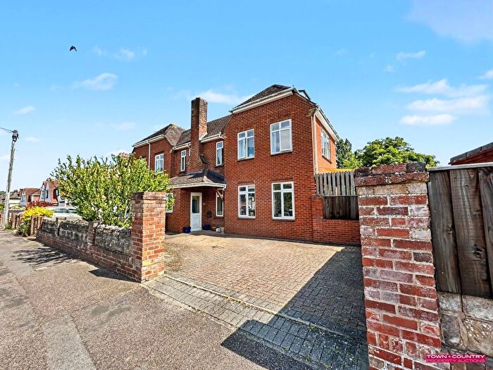 3 Bedroom Semi Detached House For Sale In Broadway, Exeter, Devon, EX2