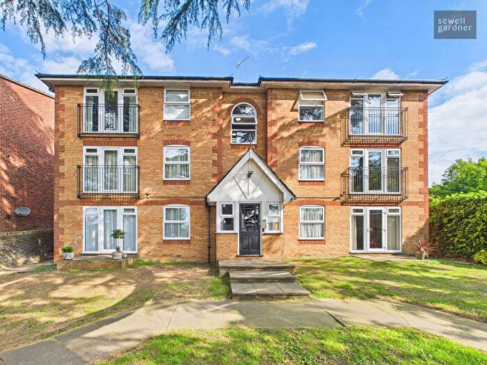 1 Bedroom Flat For Sale In Rectory Road, Rickmansworth, WD3