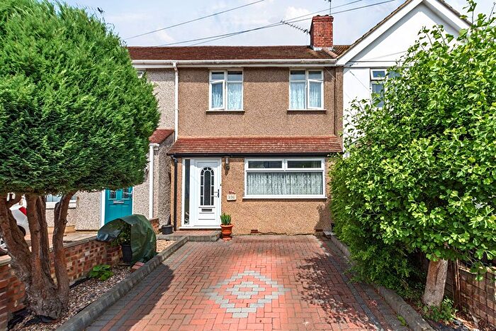 3 Bedroom Terraced House For Sale In Montrose Avenue, Welling, DA16